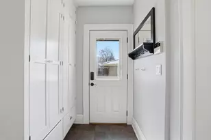 2200 Kenwood Pkwy, Minneapolis, MN 55405 - Photo 21