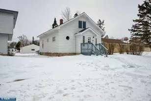 411 9th St NW, Chisholm, MN 55719 - Photo 1