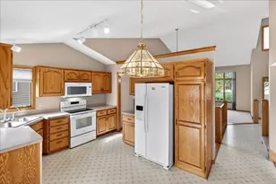 8920 Vickors Crossing, Brooklyn Park, MN 55443 - Photo 15