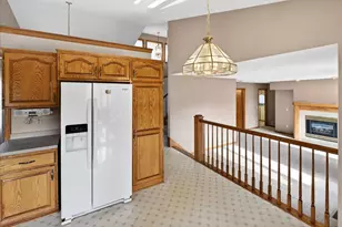 8920 Vickors Crossing, Brooklyn Park, MN 55443 - Photo 17