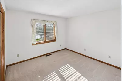 8920 Vickors Crossing, Brooklyn Park, MN 55443 - Photo 27