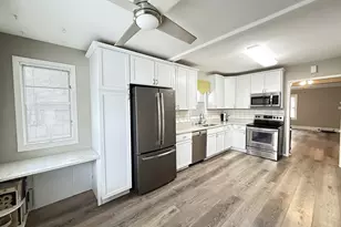 206 N 9th St, Montevideo, MN 56265 - Photo 11