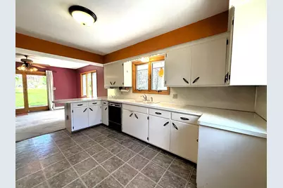 1447 Sterling Street S, Maplewood, MN 55119 - Photo 13