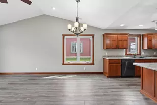 1707 Squirrel Way, New Richmond, WI 54017 - Photo 5