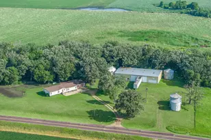1734 40th St, Ceylon, MN 56121 - Photo 1