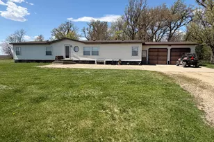 1734 40th St, Ceylon, MN 56121 - Photo 1
