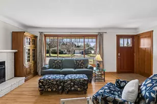 1965 Autumn St, Falcon Heights, MN 55113 - Photo 5