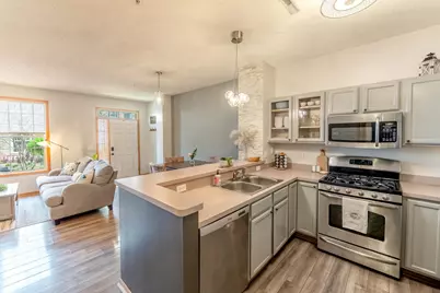 1586 Woodlynn Avenue #2, Maplewood, MN 55109 - Photo 3