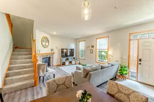 1586 Woodlynn Ave, Maplewood, MN 55109 - Photo 1