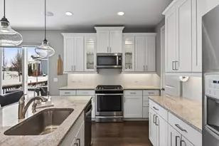 303 Primrose Path N, Bayport, MN 55003 - Photo 7