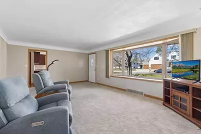 1988 Eldridge Avenue W, Roseville, MN 55113 - Photo 7