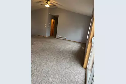 833 S Walnut Street, Belle Plaine, MN 56011 - Photo 5