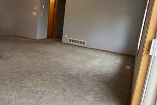 833 S Walnut St, Belle Plaine, MN 56011 - Photo 5