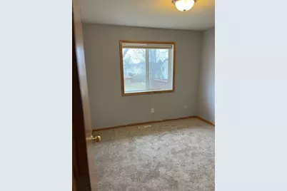 833 S Walnut Street, Belle Plaine, MN 56011 - Photo 11