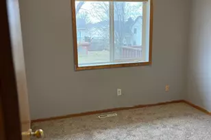 833 S Walnut St, Belle Plaine, MN 56011 - Photo 11