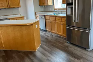 833 S Walnut St, Belle Plaine, MN 56011 - Photo 3