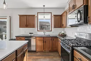 21421 Hytrail Cir, Lakeville, MN 55044 - Photo 17