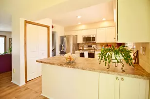 2615 Flandrau Street N, Maplewood, MN 55109 - Photo 9