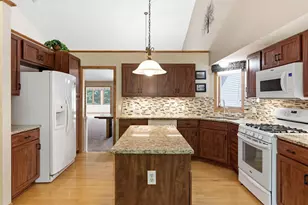 11204 Virginia Rd, Bloomington, MN 55438 - Photo 3