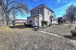 110 Mill St W, Winthrop, MN 55396 - Photo 1