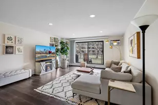 10511 Cedar Lake Rd, Minnetonka, MN 55305 - Photo 15