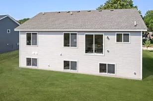 2025 Aster Ln, Mankato, MN 56001 - Photo 29