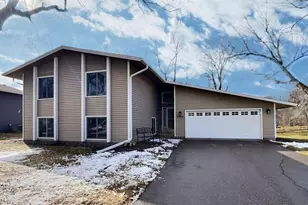 10105 32nd Ave N, Plymouth, MN 55441 - Photo 1