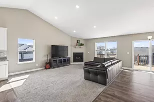 18099 Heirloom Ct, Lakeville, MN 55044 - Photo 11