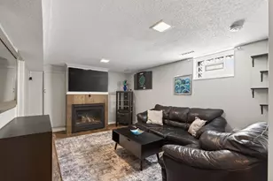 1609 Hillsboro Ave N, Golden Valley, MN 55427 - Photo 17