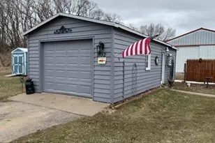 802 4th St, Pepin, WI 54759 - Photo 5