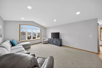 607 12th Avenue NE, Stewartville, MN 55976 - Photo 9