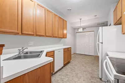 5020 Holly Lane N #6, Plymouth, MN 55446 - Photo 11