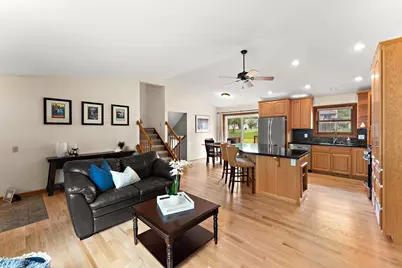 2358 Hilo Avenue N, Oakdale, MN 55128 - Photo 5