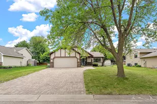 2358 Hilo Ave N, Oakdale, MN 55128 - Photo 3