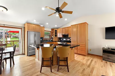 2358 Hilo Avenue N, Oakdale, MN 55128 - Photo 9