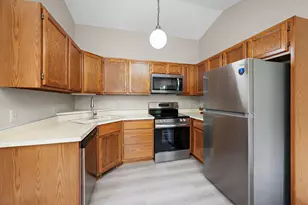 9805 Palm St NW, Coon Rapids, MN 55433 - Photo 5