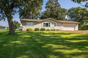 16796 220th St, Hutchinson, MN 55350 - Photo 3