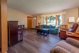 16796 220th St, Hutchinson, MN 55350 - Photo 5