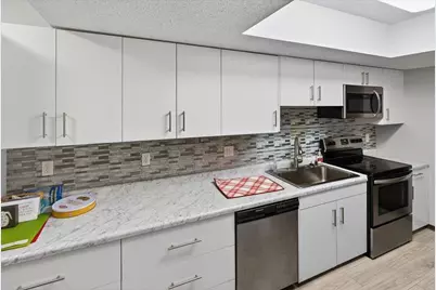 9550 Collegeview Road #218, Bloomington, MN 55437 - Photo 29