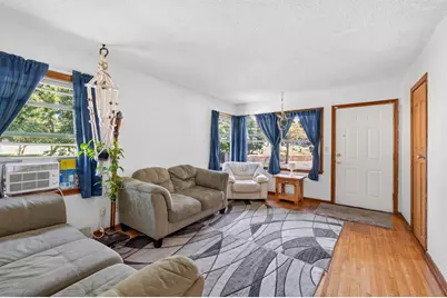 725 California Avenue E, Saint Paul, MN 55106 - Photo 3