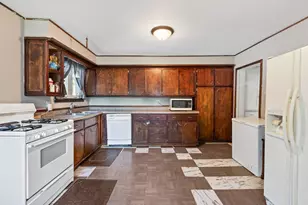 725 California Ave E, Saint Paul, MN 55106 - Photo 9