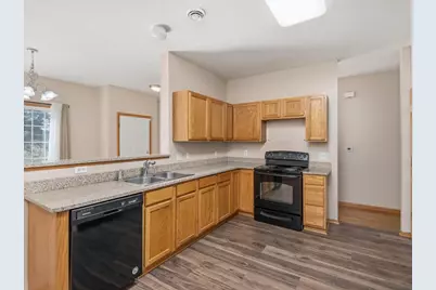8010 Stratford Circle S, Shakopee, MN 55379 - Photo 15