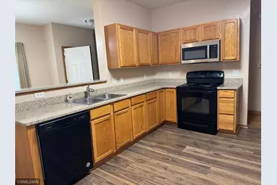 8010 Stratford Circle S, Shakopee, MN 55379 - Photo 15