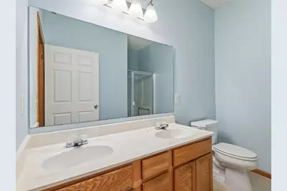 8010 Stratford Circle S, Shakopee, MN 55379 - Photo 23