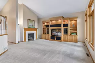 10173 Bridgewater Ct, Woodbury, MN 55129 - Photo 5