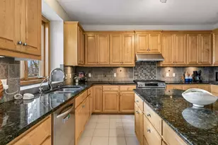 10173 Bridgewater Ct, Woodbury, MN 55129 - Photo 3