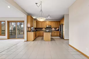 10173 Bridgewater Ct, Woodbury, MN 55129 - Photo 13
