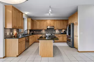 10173 Bridgewater Ct, Woodbury, MN 55129 - Photo 17