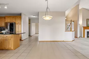 10173 Bridgewater Ct, Woodbury, MN 55129 - Photo 15