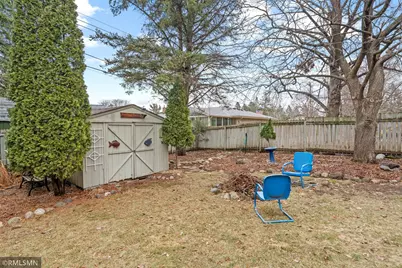 2245 Maple Lane E, Maplewood, MN 55109 - Photo 7